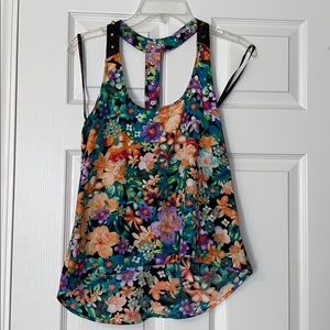 Cutest tank with open back